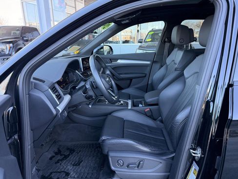 Used 2020 Audi Q5 2.0T Titanium Premium Plus w/ Premium Plus Package image 11