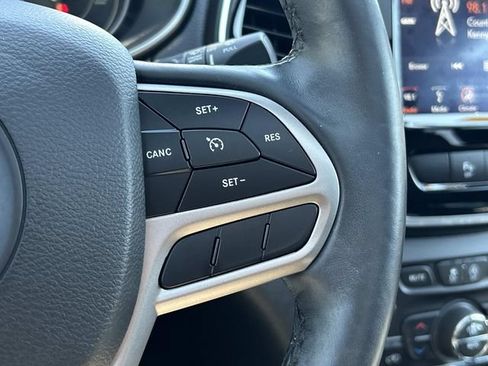 Used 2019 Jeep Cherokee High Altitude AWD/4WD image 23
