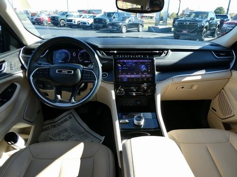 Used 2021 Jeep Grand Cherokee L Limited image 23