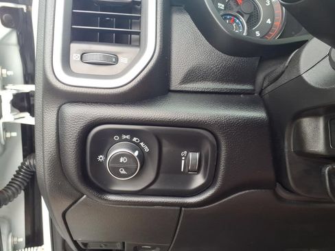 Used 2024 RAM 2500 Big Horn w/ Protection Group AWD/4WD image 20