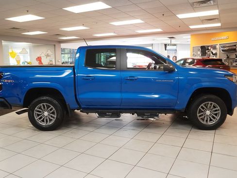 Used 2023 Chevrolet Colorado LT w/ LT Convenience Package II AWD/4WD image 14