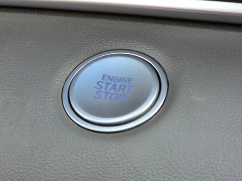 Used 2023 Hyundai Elantra SEL image 35