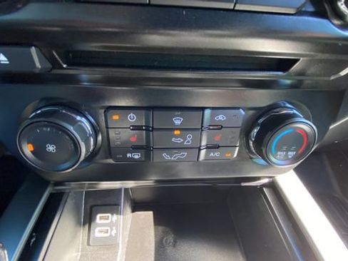 Used 2017 Ford F150 XLT w/ Equipment Group 302A Luxury AWD/4WD image 17