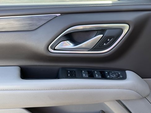 Used 2022 GMC Yukon SLT w/ SLT Luxury Package image 17