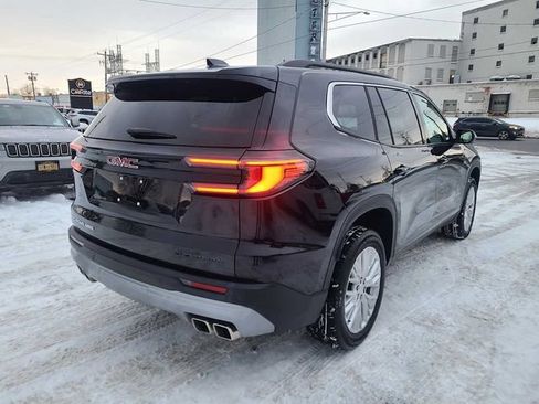 Used 2024 GMC Acadia Elevation image 8