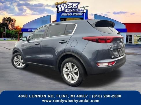 Used 2017 Kia Sportage LX image 4