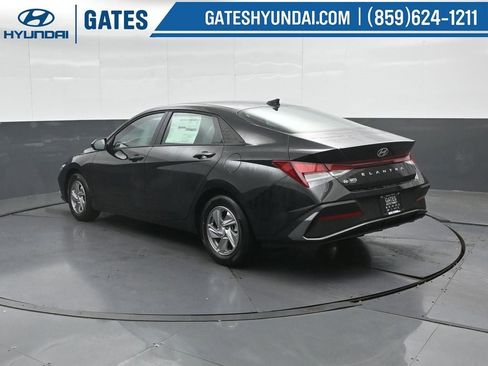 New 2026 Hyundai Elantra SE image 8