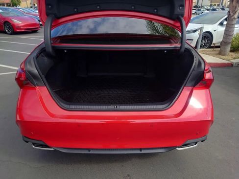 Used 2022 Toyota Avalon Limited image 7