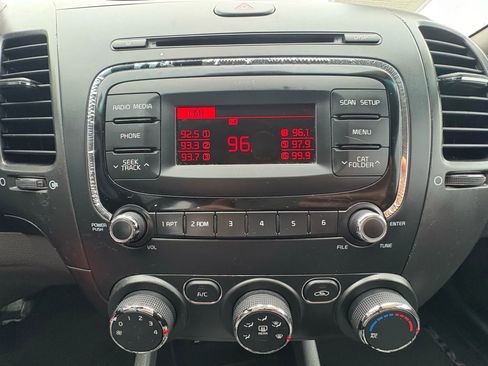 Used 2017 Kia Forte LX image 15