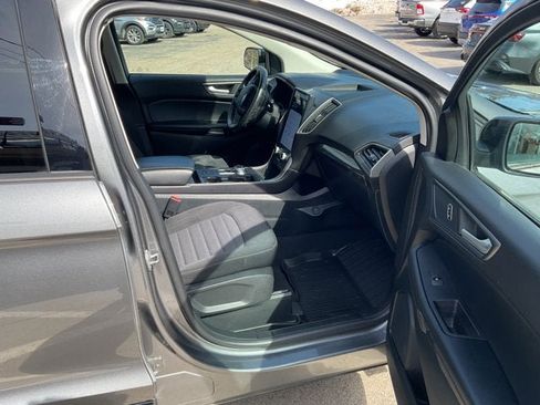 Used 2022 Ford Edge SE w/ Black Appearance Package image 24