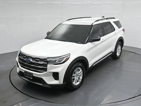 Used 2025 Ford Explorer Active RWD image 38