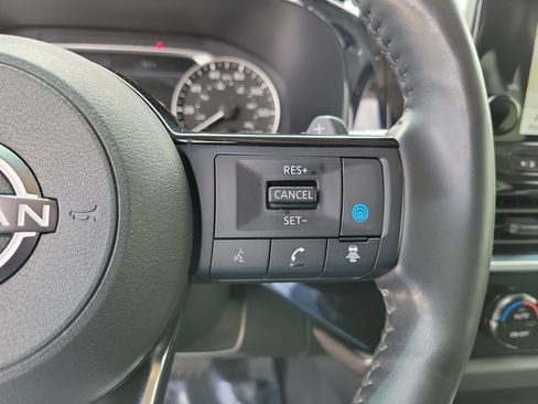 Used 2024 Nissan Pathfinder SL w/ Black Appearance Package FWD image 29