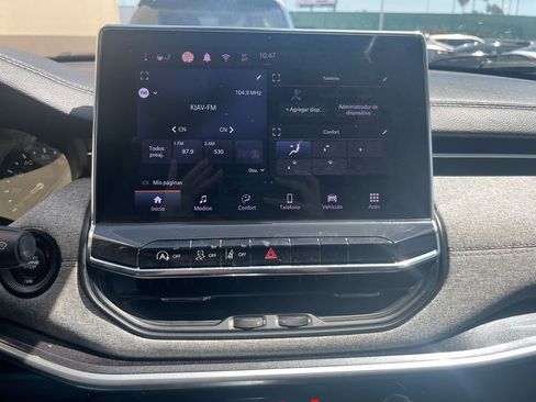 Used 2022 Jeep Compass Latitude image 40