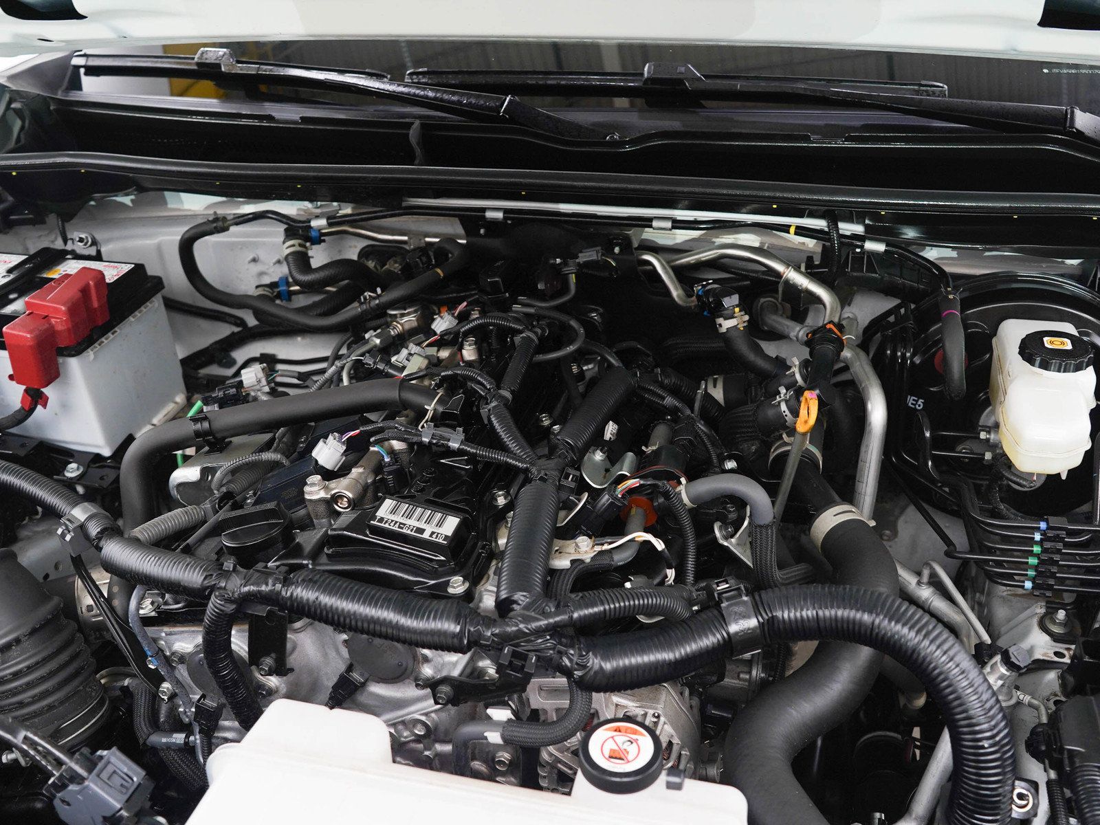 Used 2025 Toyota 4Runner SR5 AWD/4WD image 29