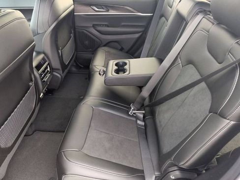 New 2026 Jeep Grand Cherokee Altitude AWD/4WD image 26