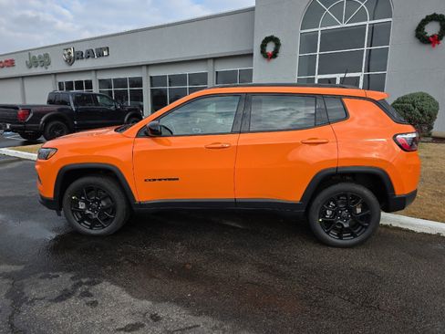 New 2026 Jeep Compass Latitude image 8