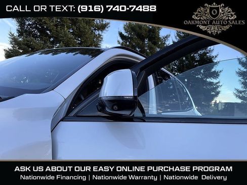 Used 2019 BMW X5 xDrive50i w/ M Sport Package AWD/4WD image 32