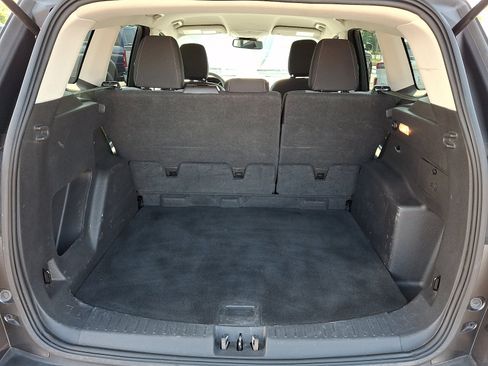 Certified 2019 Ford Escape SE FWD image 29