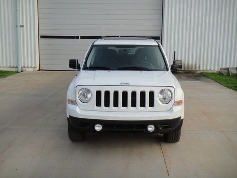 Used 2014 Jeep Patriot Latitude w/ Sun/Sound Group image 3