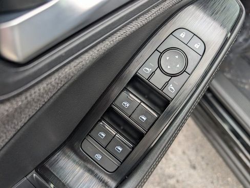 Used 2022 Nissan Rogue SV image 16