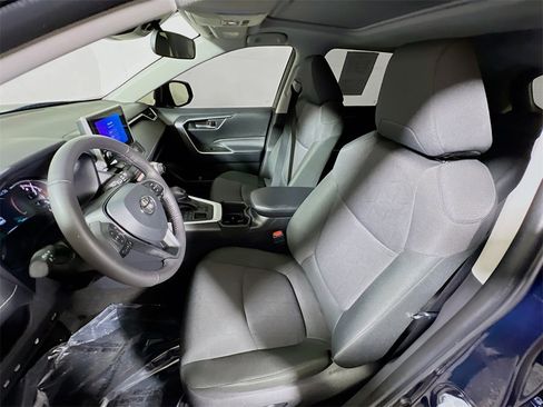 Certified 2025 Toyota RAV4 XLE w/ Convenience Package image 18