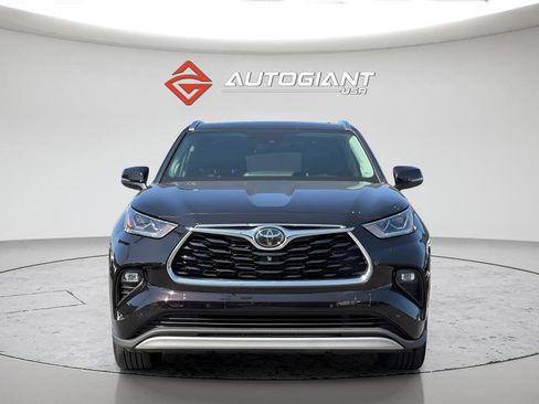 Used 2020 Toyota Highlander Platinum image 12