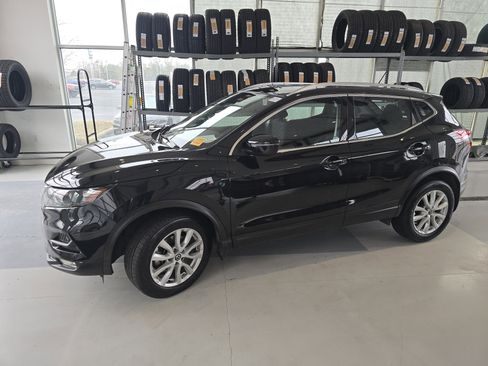 Used 2022 Nissan Rogue Sport SV image 14