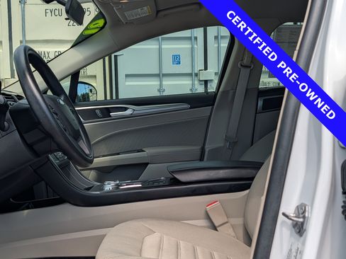Certified 2018 Ford Fusion SE FWD image 19