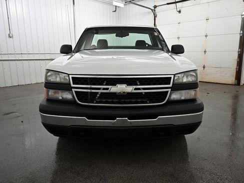 Used 2006 Chevrolet Silverado 1500 W/T image 10