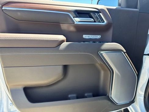 New 2026 GMC Sierra 1500 Denali w/ Denali Reserve Package AWD/4WD image 16
