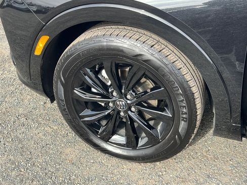 Used 2025 Buick Envista Sport Touring image 28