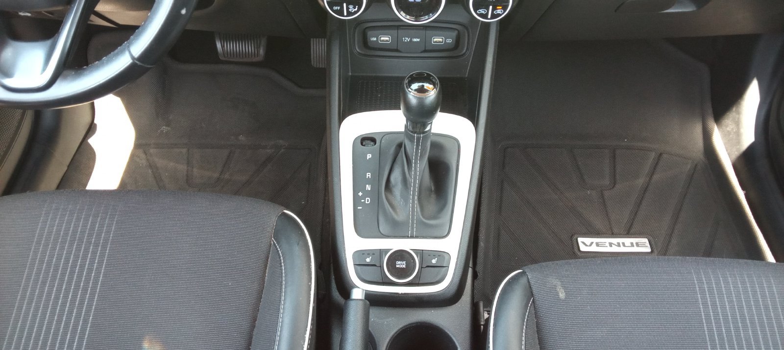 Used 2022 Hyundai Venue Limited FWD image 14