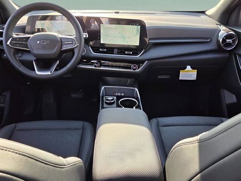 New 2026 Chevrolet Equinox LT w/ Convenience Package II FWD image 26