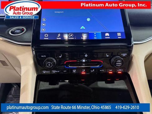 Used 2023 Jeep Grand Cherokee Limited AWD/4WD image 20