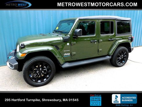 Used 2023 Jeep Wrangler Unlimited Sahara w/ Cold Weather Group AWD/4WD image 1