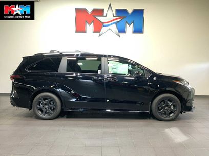 New 2025 Toyota Sienna XLE Woodland Edition