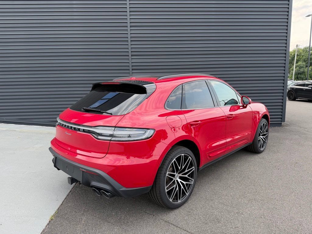Used 2025 Porsche Macan AWD/4WD image 5