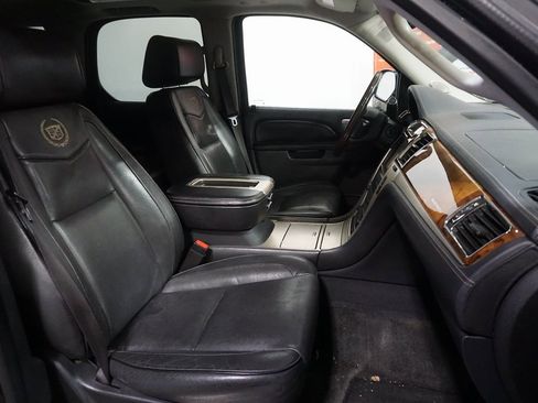 Used 2013 Cadillac Escalade Platinum image 23