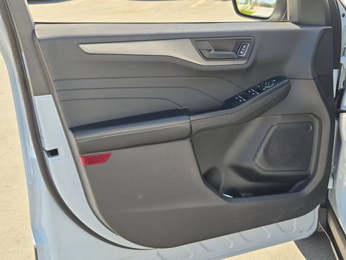 Used 2025 Ford Escape Active AWD/4WD image 11