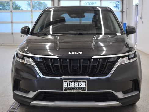 Used 2024 Kia Carnival LX FWD image 3