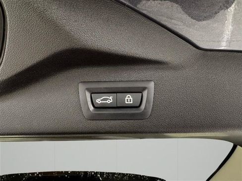 Used 2021 BMW X7 xDrive40i w/ Premium Package 2 AWD/4WD image 8