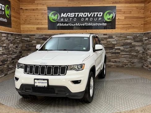 Used 2018 Jeep Grand Cherokee Laredo AWD/4WD image 4