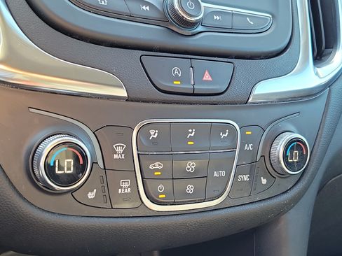 Used 2024 Chevrolet Equinox LT AWD/4WD image 26