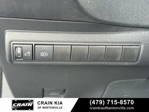 Used 2022 Toyota Corolla SE w/ Carpet Mat Package (TMS) image 12