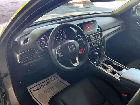 Used 2018 Honda Accord LX image 10