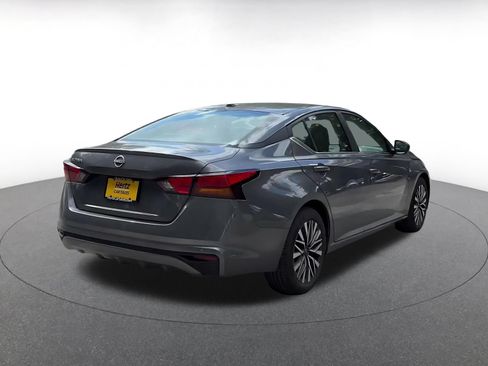 Used 2026 Nissan Altima 2.5 SV FWD image 14