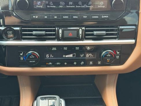 Used 2025 Nissan Pathfinder Platinum image 19