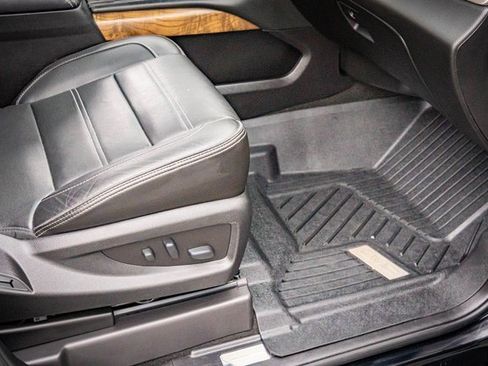 Used 2018 GMC Yukon Denali image 37