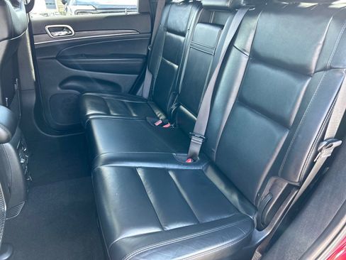 Used 2021 Jeep Grand Cherokee Limited image 12