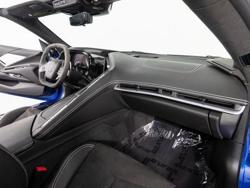 Used 2021 Chevrolet Corvette Stingray Premium Conv w/ Chrome Exterior Badge Package image 28